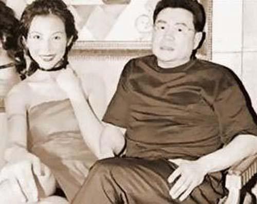 蔡少芬刘銮雄，向华强有多少钱(刘銮雄给蔡少芬的资产)