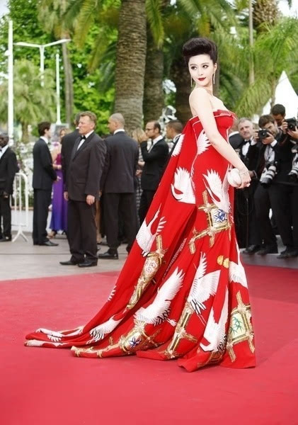 范冰冰走红毯尴尬走光图片(范冰冰最新走红毯被赶) 范冰冰走红毯尴尬走光图片(范冰冰最新走红毯被赶)