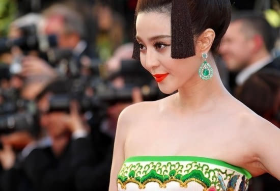 范冰冰走红毯尴尬走光图片(范冰冰最新走红毯被赶) 范冰冰走红毯尴尬走光图片(范冰冰最新走红毯被赶)