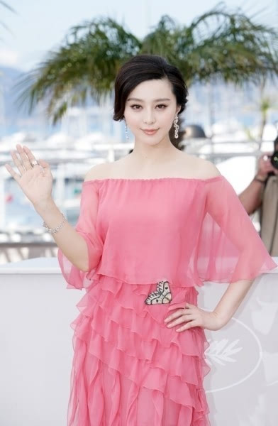 范冰冰走红毯尴尬走光图片(范冰冰最新走红毯被赶) 范冰冰走红毯尴尬走光图片(范冰冰最新走红毯被赶)