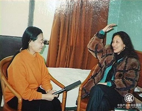 岳以恩,吴中天 岳以恩,吴中天