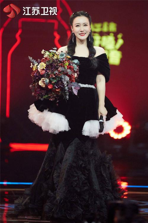 谭晶简历，唐晶简历(谭晶个人资料简历相册照片图)