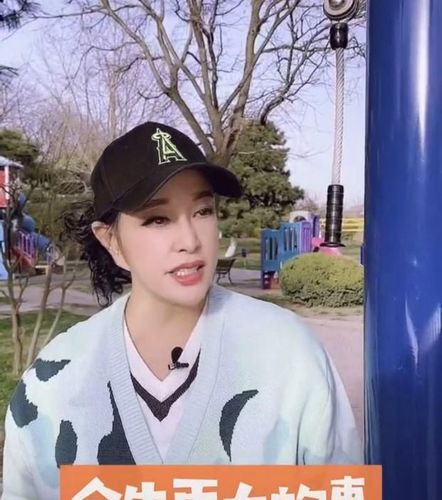 刘晓庆走光，刘晓庆微博(刘晓庆最近晒照片)