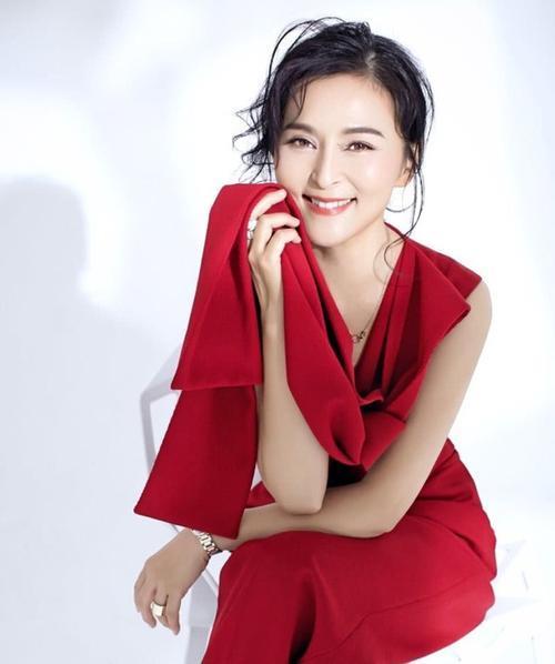 何音,甜蜜蜜演员表(甜蜜是谁演的)