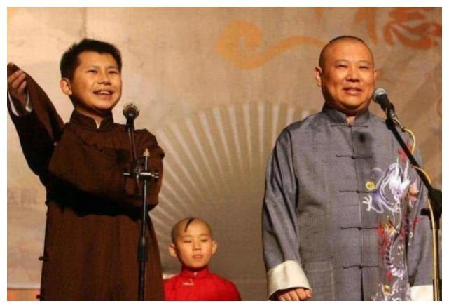 何云伟为什么离开德云社，李靖为什(何伟为啥离开德云社)