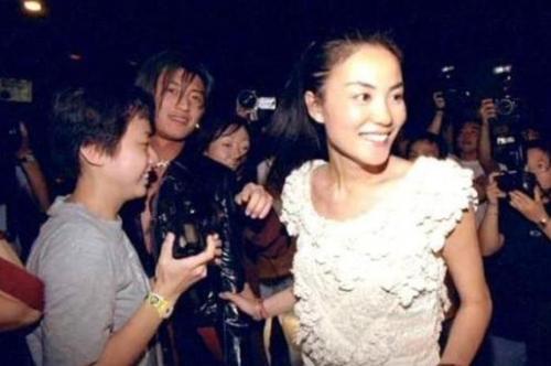 王菲是哪里人，王佑林(王菲是谁?)