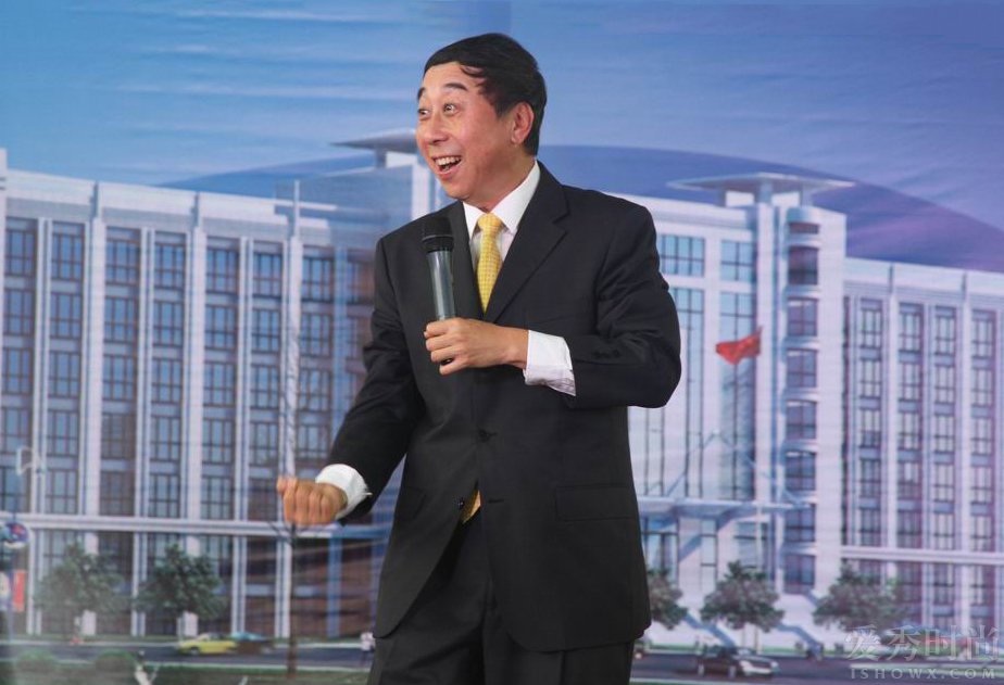 冯巩的徒弟都有谁?姜昆和冯巩是什么关系?(冯巩有几个徒弟都是谁) 冯巩的徒弟都有谁?姜昆和冯巩是什么关系?(冯巩有几个徒弟都是谁)