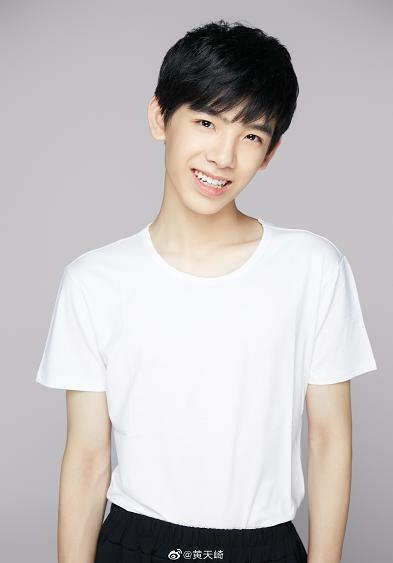 黄天崎长大后的最新照片(黄天崎长大图片) 黄天崎长大后的最新照片(黄天崎长大图片)