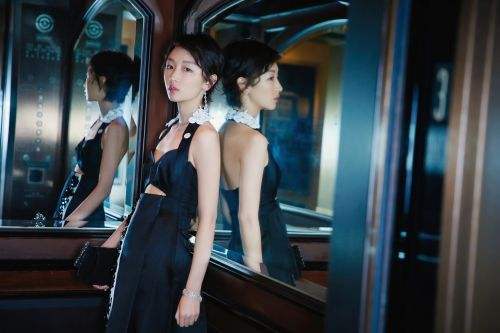 周冬雨的胸多大罩杯看起来好小 周冬雨的胸多大罩杯看起来好小