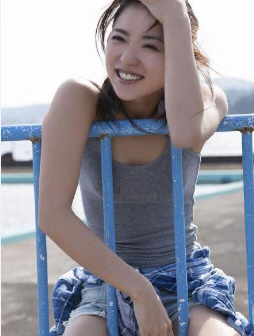 石川恋为什么叫黑美人