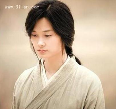 罕见李宇春长发女装照片(李宇春裙装照片)