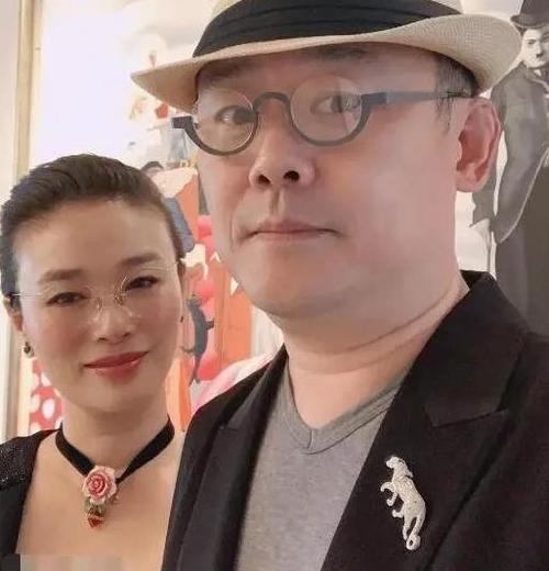 周立波妻子，周立波什么时候过的世(周立波过世了吗)