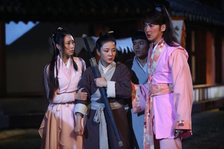 陈楚月，唐安琪