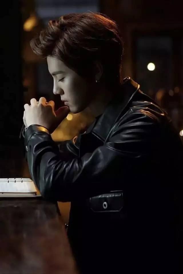 鹿晗为关晓彤庆生微博晒照祝福(关晓彤晒照为鹿晗庆生鹿晗回复) 鹿晗为关晓彤庆生微博晒照祝福(关晓彤晒照为鹿晗庆生鹿晗回复)