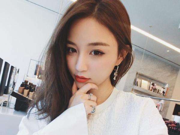 雪梨为什么叫黄桑?雪梨和钱夫人是什么关系(为什么叫雪梨姑姑) 雪梨为什么叫黄桑?雪梨和钱夫人是什么关系(为什么叫雪梨姑姑)