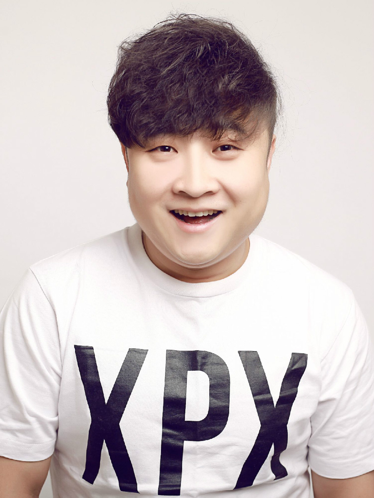 乔杉是赵本山的徒弟吗？乔杉以前是足球运动(乔杉和赵本山)