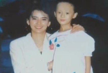 孙俪、邓超童年照片曝光(邓超和孙俪恋爱旧照) 孙俪、邓超童年照片曝光(邓超和孙俪恋爱旧照)