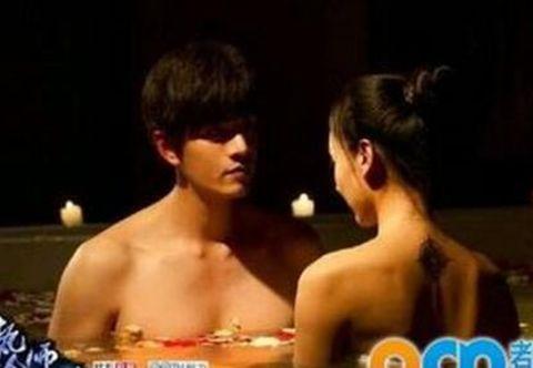 艾晓琪嘴歪是怎么回事 艾晓琪嘴歪是怎么回事