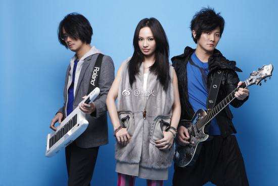 詹雯婷嗓子动手术咋回事她现在怎样了?詹雯