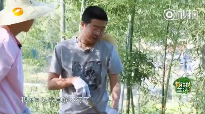 李诞为什么那么虚要经常躺着(李诞身体差) 李诞为什么那么虚要经常躺着(李诞身体差)