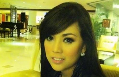 茜拉为什么戴头巾，茜拉个人资料简(茜拉不戴头巾生活照)