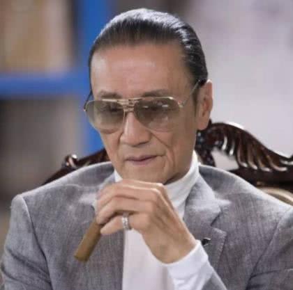 谢贤为什么叫四哥,香港一哥二哥三(谢贤是四哥那大哥二哥三哥是谁)