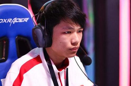 易建联老婆荆灵丰乳翘臀性感照片(易建联老婆图片荆灵身高)