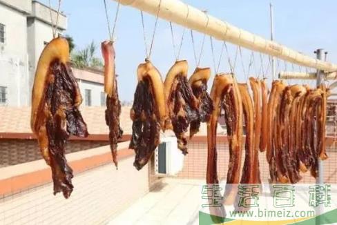 腊肉要晒多长时间,腊肉晒出油还要再晒吗(腊肉晒好后很多油怎么保存)