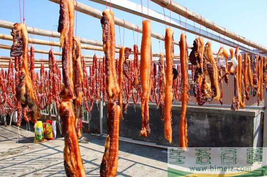 晒腊肉要晒到出油吗?腊肉晒到什么程度才行(腊肉晒到什么程度才好)