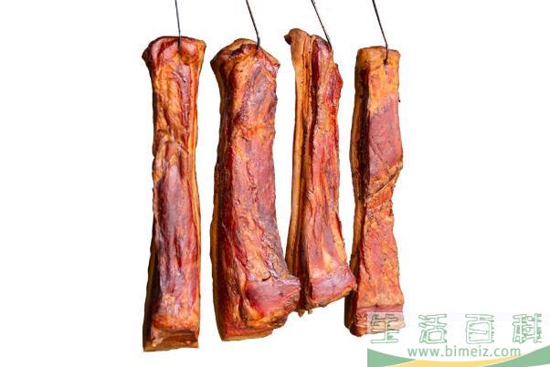 熏腊肉要熏多久,用什么熏最好(熏腊肉要熏几个小时)