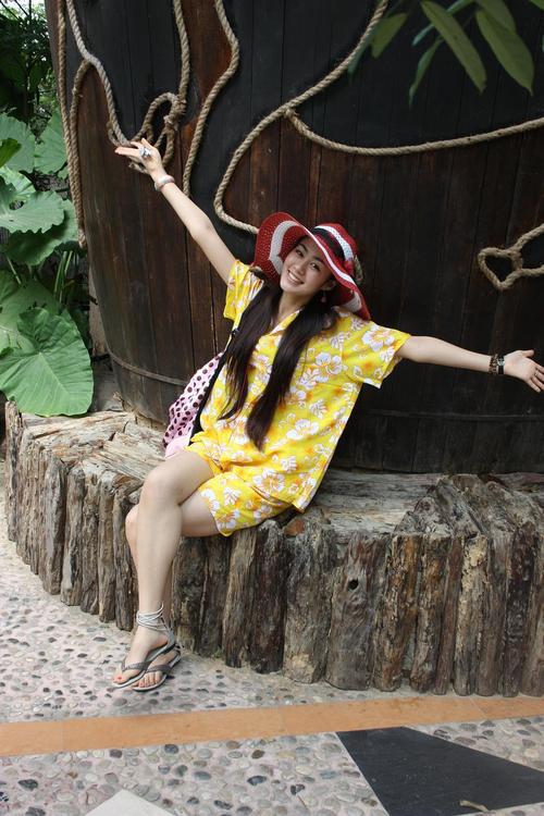 毕畅图片，张蕾的婚史(演员毕畅的老公)