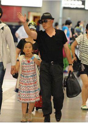 周立波女儿,女孩慈母严父(周立波的两位妻子)