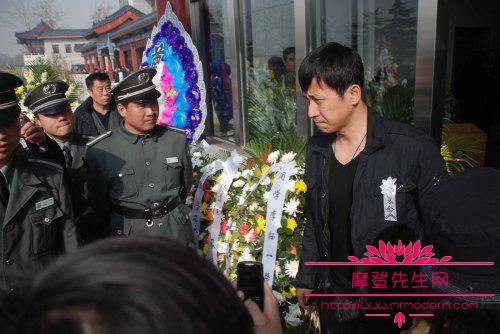 李钰遗体为什么穿着婚纱, 李钰是因患淋巴 李钰遗体为什么穿着婚纱, 李钰是因患淋巴