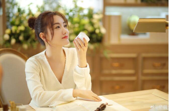 杨蓉为什么叫凤莲、蓉蓉球(被叫做芙蓉花) 杨蓉为什么叫凤莲、蓉蓉球(被叫做芙蓉花)