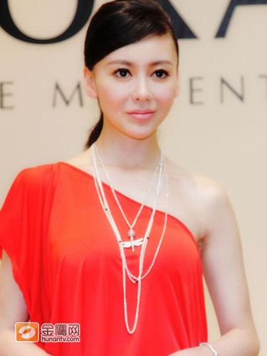 巩新亮潜规则,冯小刚首次监制的电