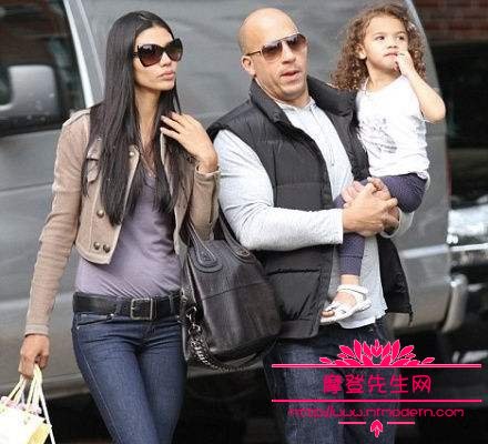 范·迪塞尔光头是脱发导致的吗?范迪塞尔性(范迪塞尔为什么没头发) 范·迪塞尔光头是脱发导致的吗?范迪塞尔性(范迪塞尔为什么没头发)