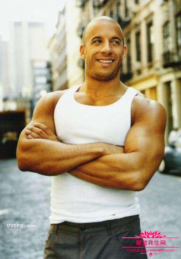 范·迪塞尔光头是脱发导致的吗？范迪塞尔性(范迪塞尔为什么没头发)