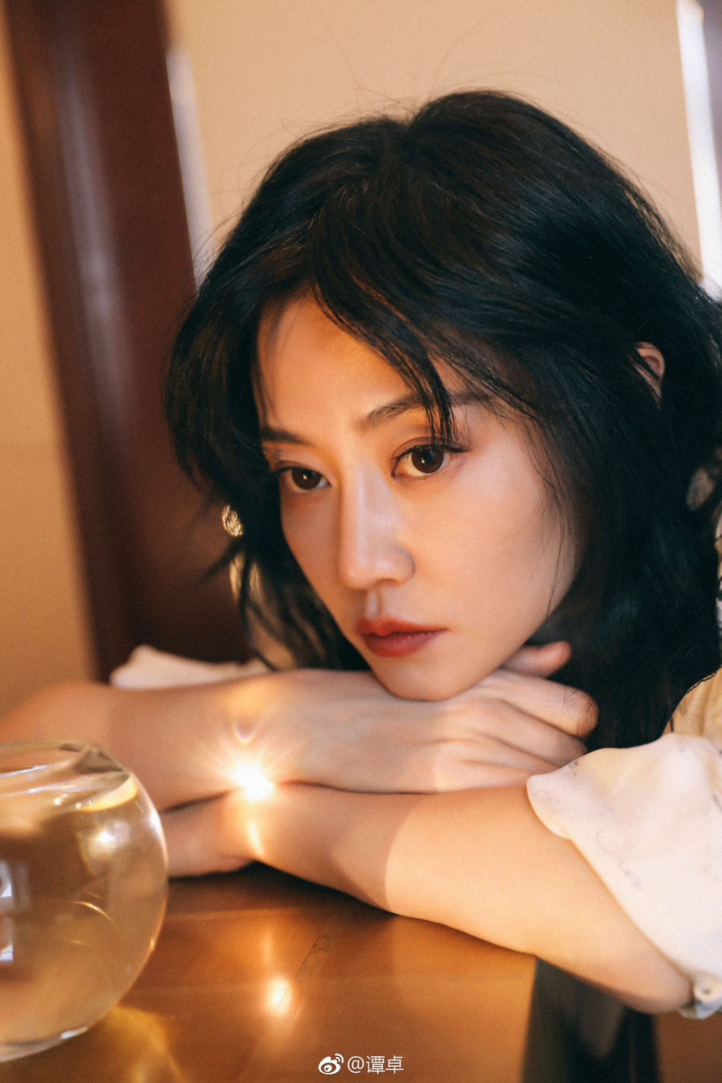 谭卓为什么叫巨龙、桂芬?谭卓和谭晶是一家