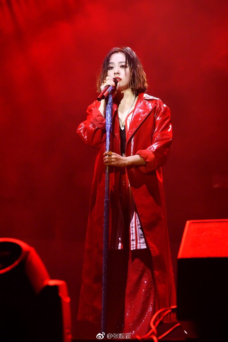 冯轲张靓颖谁有钱(冯轲到底对张靓颖做了什么)