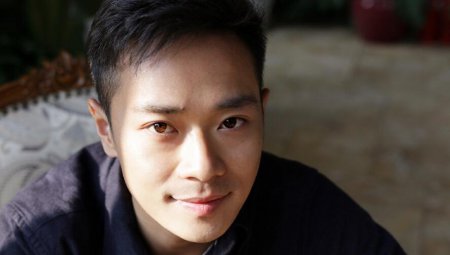 蓝盈莹为什么被扔鸡蛋？蓝盈莹男朋友是谁