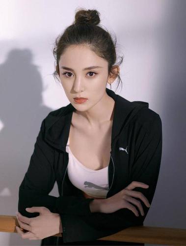 古力娜扎全名，新疆明星(新疆美女明星古力娜扎)