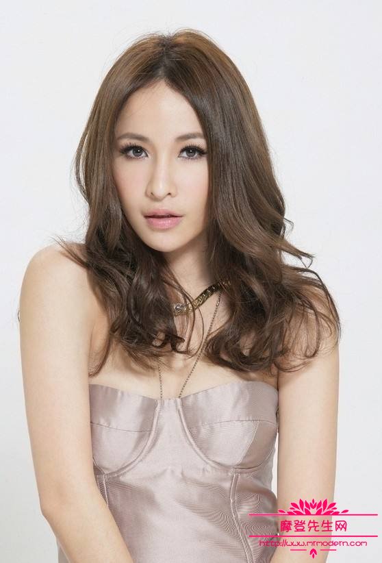 萧亚轩最爱小鲜肉男人多(萧亚轩凭什么一直找小鲜肉)