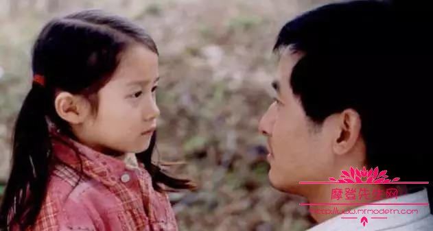 为什么关晓彤艺考初试被叫停？关晓彤为什么(关晓彤艺考稿件是什么)