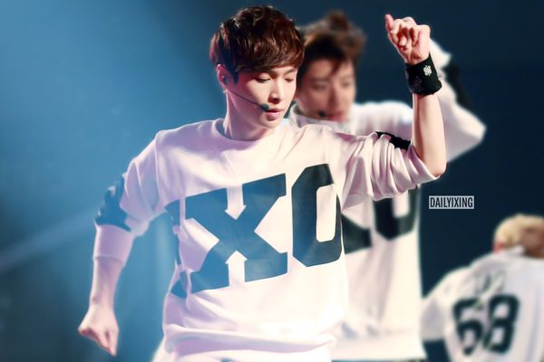 求婚大作战张艺兴唱的歌是什么？里面张艺兴(张艺兴求婚大作战什么时候拍的)