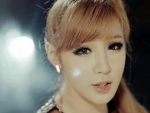 李孝利电台事件和rain真睡了吗(李孝利Rain现场)