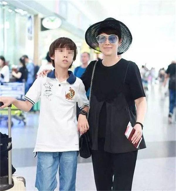 海清为什么叫黄磊老师?黄怡为什么改名叫海(黄磊是海清) 海清为什么叫黄磊老师?黄怡为什么改名叫海(黄磊是海清)