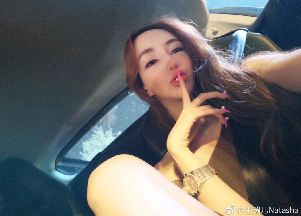 王瑞儿为什么被男友打