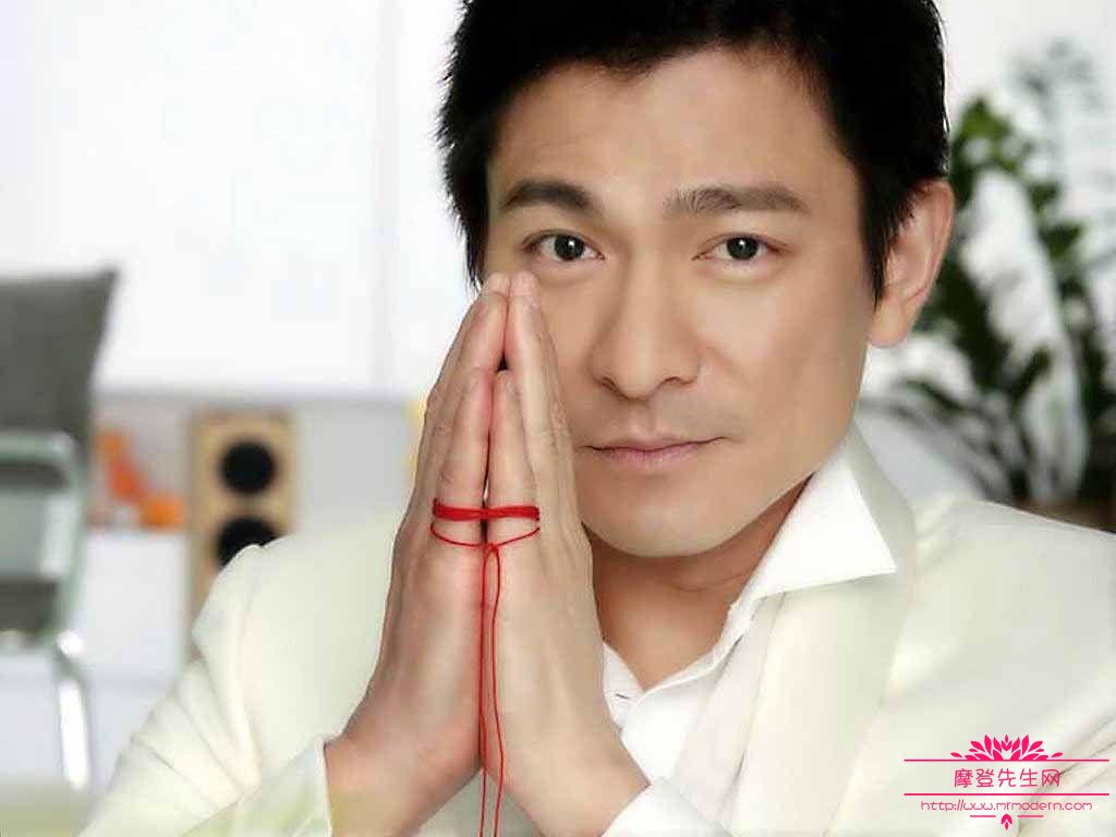 刘德华与梁朝伟的演技谁更好?梁朝伟为什么(刘德华怎么能和梁朝伟比)