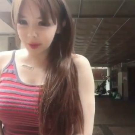 朴春冰桶挑战湿身性感照片