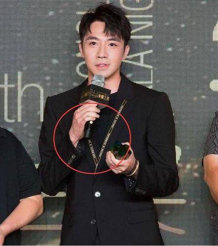 俞灏明怎么受伤的，俞灏明颜值高吗(俞灏明现在的颜值)